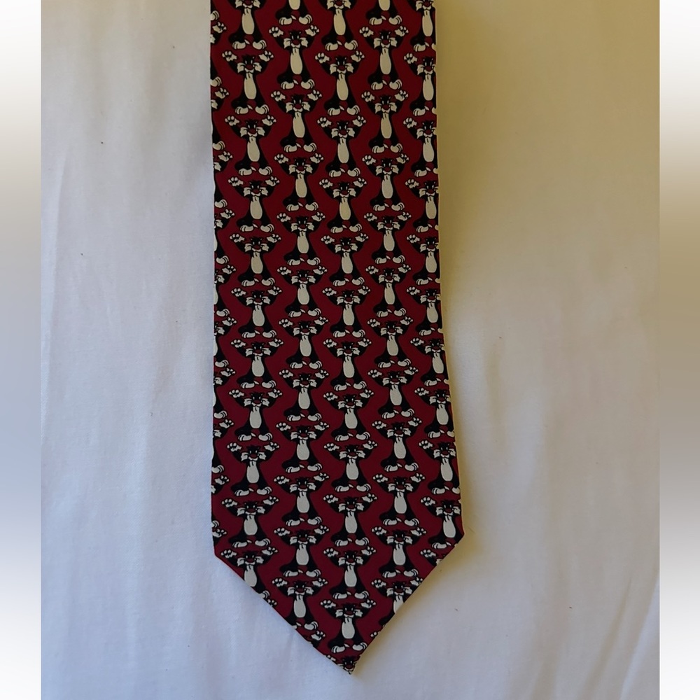 Warner Bros Red and Brown Silk Tie with  Sylvester the Cat.